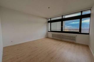 Wohnung kaufen in Föhrenstraße 10, 77656 Offenburg, RESERVIERT - Gepflegte und leerstehende 3-Zimmer-Eigentumswohnung mit EBK zu verkaufen!