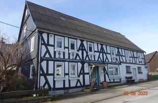 Haus kaufen in Am Bergesweg, 57319 Bad Berleburg, Attraktives Fachwerkhaus in Bad Berleburg-Schüllar mit vielen Möglichkeiten