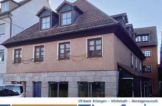 Wohnung kaufen in 91315 Höchstadt an der Aisch, Schicke Dachgeschosswohnung im Herzen von Höchstadt