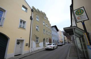 Mehrfamilienhaus kaufen in Kapuzinergasse 234, 84489 Burghausen, Mehrfamilienhaus mit kleiner Werkstatt und traumhaften Blick auf den Palas - Ausbau potenzial -