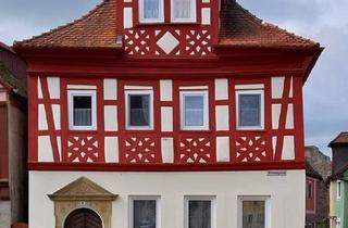 Haus kaufen in 91578 Leutershausen, Leutershausen - Zentral gelegenes Denkmal mit 3 Wohnungen und Dachterrasse