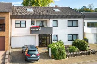 Einfamilienhaus kaufen in 66292 Riegelsberg, Riegelsberg - Sehr schönes und ruhig gelegenes Einfamilienhaus mit Einliegerwohnung, großer Garage sowie Garten zu verkaufen + Riegelsberg