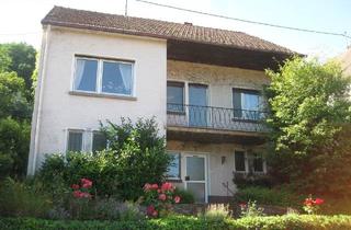 Haus kaufen in 66693 Mettlach, Mettlach - In ruhiger Waldrandlage von Mettlach befindet sich dieses renovierte Anwesen!