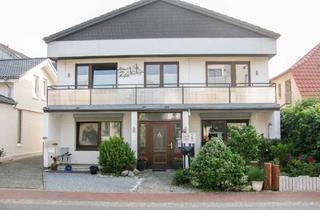Mehrfamilienhaus kaufen in 25761 Büsum, Büsum - Charmantes Mehrfamilienhaus mit 3 Wohneinheiten auf Eigenland in bester Lage Büsums zu verkaufen
