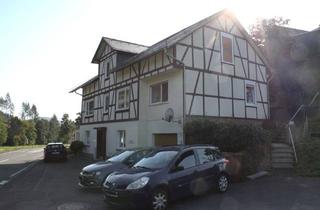 Haus kaufen in 57334 Bad Laasphe, Bad Laasphe - Wohnhaus mit zwei Mietwohnungen und Einliegerwohnung in Bad Laasphe-Ortsteil