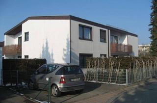 Wohnung kaufen in 82178 Puchheim, Gemütliche 2-Zimmer Wohnung mit Balkon in Puchheim-Bahnhof in absolut ruhiger Lage