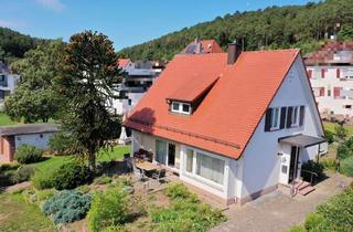 Haus kaufen in 76846 Hauenstein, Freistehendes EFH mit Anbau, Garage und Garten in Toplage von Hauenstein