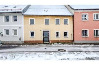 Haus kaufen in 92536 Pfreimd, Renovierungsbedürftiges RMH mit historischem Flair mitten in Pfreimd - Für Kreative und Handwerker