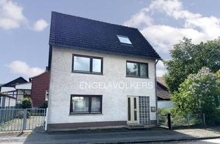 Haus kaufen in 37136 Waake, Geräumiges Zweifamilienhaus mit sonniger Dachterrasse
