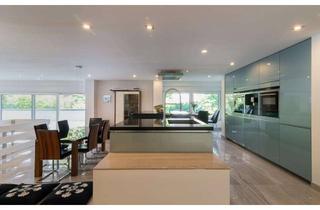 Wohnung kaufen in 40225 Flehe, Provisionsfrei - Wohntraum auf 330 qm mit Terrasse, Garten und Garage
