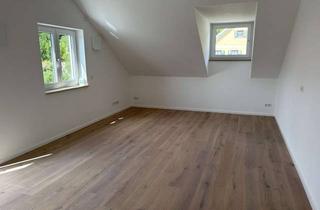Wohnung kaufen in Römerstraße, 85232 Bergkirchen, 3 Zimmer Dachgeschosswohnung mit Südbalkon