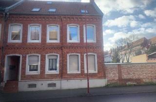 Haus kaufen in August-Bebel-Straße 76, 39288 Burg, 3-Fam.-Haus, 1.019,00€ KM mtl., TOP-Renditeobjekt, teilunterkellert