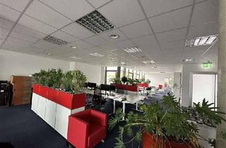 Büro zu mieten in 41460 Neuss, Exklusiv, zentral, teilmöbliert + Provisionsfrei - Büro am Büchel mit Ausblick und Balkon