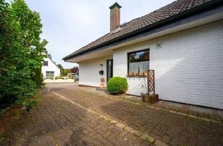 Villa kaufen in 22880 Wedel, Wedel - Doppelhausensemble (350m²) mit freier Villenhälfte (210m²) - Wohnen und eine Mieteinnahme