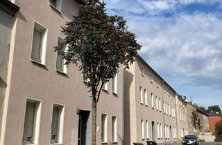 Haus kaufen in 45886 Ückendorf, Faktor 13 - Ein halber Straßenzug mit Potential, zentral in Gelsenkirchen
