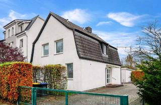 Haus kaufen in 24119 Kronshagen, Ein echter Hingucker mit vielfältigen Möglichkeiten und viel Platz - Altbaucharme inklusive