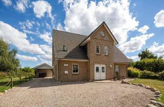 Haus kaufen in 23942 Kalkhorst, Wohn-/ Ferienhaus mit zwei WE an der Ostsee