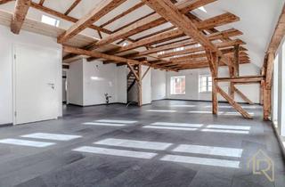 Wohnung kaufen in 93326 Abensberg, Exquisite und historische Dachgeschosswohnung im Herzen von Abensberg