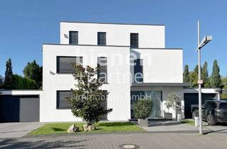 Villa kaufen in 41063 Eicken, Moderne, stilvolle Stadtvilla mit erstklassiger Ausstattung und optimaler Aufteilung!