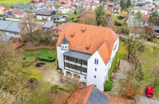 Haus kaufen in 84375 Kirchdorf, Historisches Schloss in saniertem Zustand mit großem Grundstück
