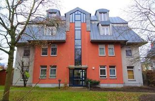 Wohnung kaufen in 12347 Berlin, Berlin - Vermietetes Dachgeschoss-Appartement in Grün-Lage mit PKW-Stellplatz