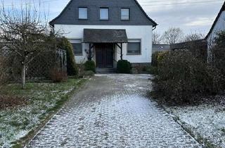 Haus kaufen in 56858 Altstrimmig, Großzügiges Einfamilienwohnhaus (ehem. Schulgebäude) in ruhiger Ortslage der Hunsrückgemeinde Altstr