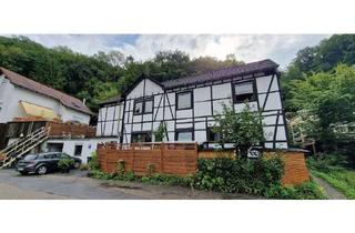 Wohnung kaufen in 42659 Burg/Höhscheid, Exklusive Eigentumswohnung in historischem Fachwerk-Zweifamilienhaus mit Terrasse und Garage