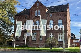 Praxen mieten in Neuenhofer Straße 46, 42657 Solingen, Lichtdurchflutete EG-Praxis in einer Stadtvilla inkl. Einbauküche und Stellplätzen