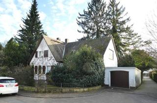 Einfamilienhaus kaufen in 60433 Frankfurt, Frankfurt - AUMÜLLER-Immobilien - Charmantes Einfamilienhaus mit 3 Garagen und großem Garten in ruhiger Lage