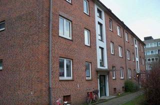 Wohnung kaufen in 27472 Cuxhaven, Eigentumswohnung im II. OG. mit Keller und Bodenraum