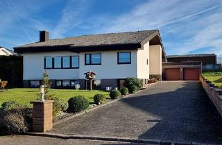 Einfamilienhaus kaufen in 54655 Kyllburg, Kyllburg - Einfamilienhaus mit Einliegerwohnung, Garten und Garagen in herrlich ruhiger Lage!
