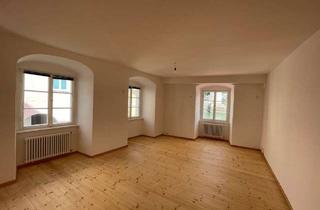 Wohnung kaufen in 94032 Altstadt, Sehr gepflegte, beziehbare und geräumige 4 Zimmer Wohnung in der Altstadt Ortspitze mit Donaublick