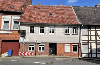 Haus kaufen in Klosterfreiheit 54, 38364 Schöningen, Saniertes Haus mit zwei vermieteten Wohnungen