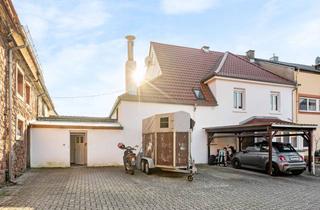 Haus kaufen in 67354 Römerberg, Sanierungsgelegenheit: 1-2-Familien-Haus mit Garten, Scheune und sehr viel Platz!