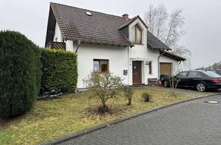 Haus kaufen in 56766 Ulmen, Einfamilienwohnhaus mit gemütlicher Einliegerwohnung in toller Aussichtslage der Stadt Ulmen