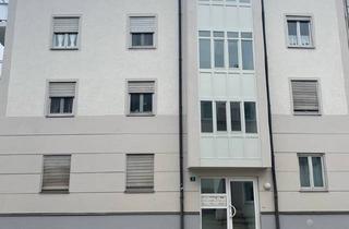 Wohnung kaufen in 83022 Rosenheim, Rosenheim - 2 Zimmerwohnung mit Balkon in der Stadt