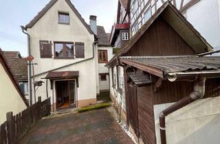 Haus kaufen in 77761 Schiltach, Saniertes freistehendes Wohnhaus mit 2 separaten Wohnungen und kleiner Garten sofort beziehbar.