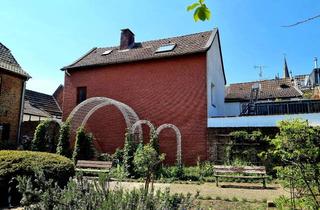Haus kaufen in 41541 Dormagen, Charmantes Sanierungsobjekt im historischen Stadtkern: Altes Haus in Zons sucht neuen Besitzer