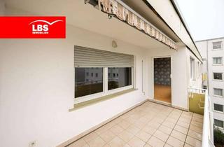 Wohnung kaufen in 58640 Iserlohn, Eigentumswohnung mit großem Balkon inkl. Ausblick, Gäste-WC