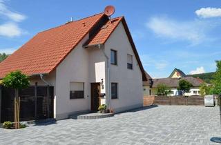 Haus kaufen in 32689 Kalletal, Gepflegtes 1-2 Familienhaus in zentraler und ruhiger Lage von Langenholzhausen