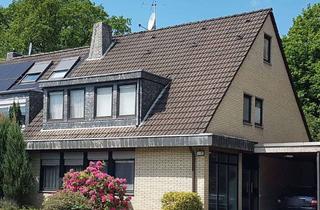 Doppelhaushälfte kaufen in 40764 Langenfeld (Rheinland), Doppelhaushälfte in bester Lage von Langenfeld-Wiescheid auf großem Grundstück