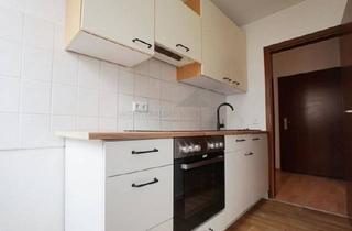 Wohnung mieten in 08393 Meerane, 3-Raum-DG-Wohnung mit Tageslichtbad und Einbauküche