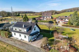 Haus kaufen in 51545 Waldbröl, Idyllisches Ein-/Zweifamilienhaus mit Baugrundstück in Waldbröl – Seifen.