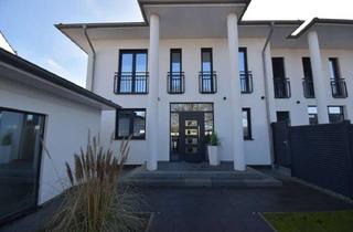 Villa kaufen in 27574 Schiffdorferdamm, Bremerhaven-Schiffdorferdamm // Stadtvilla mit edlem Anwesen-Flair