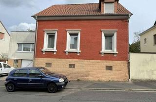 Haus kaufen in 66333 Völklingen, Vermietetes freistehendes 1-2 FH in Völklingen - Fürstenhausen zu verkaufen