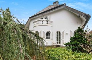 Villa kaufen in 40764 Langenfeld (Rheinland), TRAUMHAFTES ANWESEN IN BESTLAGE 190qm Villa mit in Langenfeld