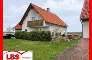 Einfamilienhaus kaufen in 92249 Vilseck, Vilseck - Interessantes und gut vermietetes Einfamilienhaus mit sonnigem Garten, Doppelgarage in Vilseck