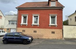 Haus kaufen in 66333 Völklingen, Völklingen - Vermietetes freistehendes 1-2 FH in Völklingen - Fürstenhausen zu verkaufen
