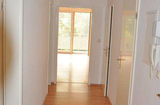 Wohnung mieten in Neue Str. 36, 31582 Nienburg (Weser), Sanierte 2,5-Zi.-EG-Wohnung mit Süd-Balkon im Stadtzentrum