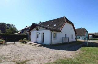 Haus kaufen in 17111 Hohenmocker, Zweifamilienhaus zum Kauf in Mecklenburg-Vorpommern